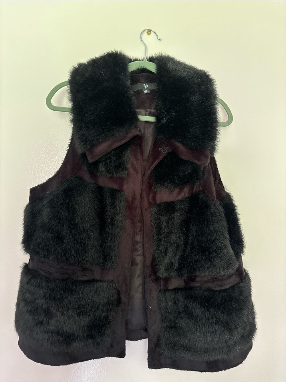 Women's Black Faux Fur Panel Vest - Luxurious Sleeve-Free Coat